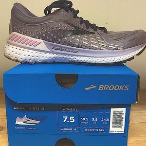 Brooks adrenaline women’s size 7.5